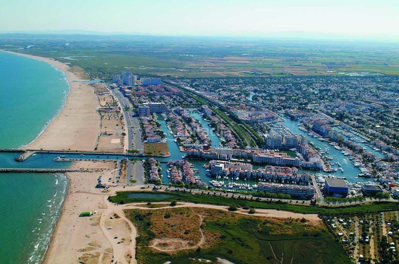 Foto 1ebb0e71-dbdb-4a85-b643-315511da3539. Apartamento bonito apartamento con vistas al mar en Empuriabrava