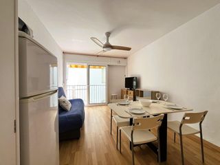 Apartament  Carrer de sant elm. Estudioa pocos metros de la playa de roses.