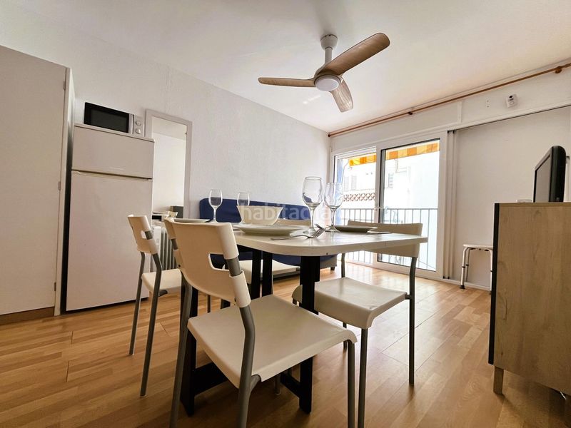 Foto cf985404-f823-4fca-b4b5-d90fe3bd8aee. Apartament a Centre Roses
