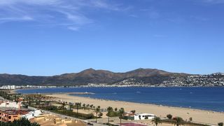Apartamento en Muga - Gran Reserva - Badia. Apartamento con terraza y vistas al mar