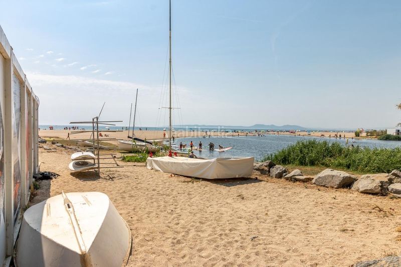 Foto dcafd71e-7dc0-42fc-9679-fef3dc57857a. Apartamento  de 1 habitación con vistas al mar en Empuriabrava