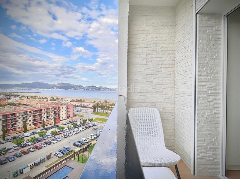 Foto 3445d122-65b0-46e4-92a3-4ccb2ce91a63. Apartamento  renovado en primera línea de mar con vistas a la bahía de roses en Empuriabrava