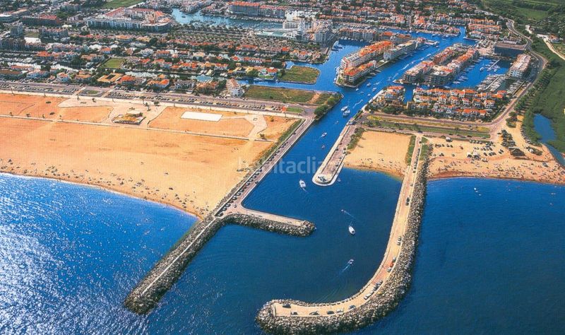 Foto 3f0b2204-eb1d-4dc5-9c94-0b4856fb157b. Apartamento  renovado en primera línea de mar con vistas a la bahía de roses en Empuriabrava