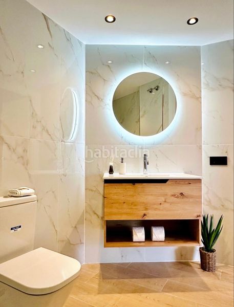 Foto ee05db42-518f-40b9-b982-2da7bf6d952a. Apartamento  renovado en primera línea de mar con vistas a la bahía de roses en Empuriabrava