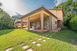 Maison  Carrer carrer resclosa. Buscas una casa independiente donde disfrutar de tranquilidad, p