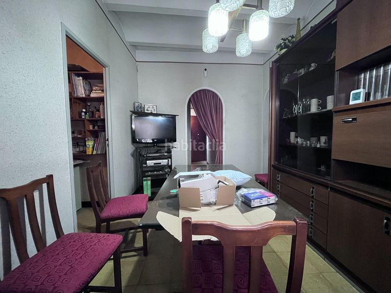 Foto b2d1091c-0cf7-4cc9-ad7f-514e5fe63c4b. Casa adossada amb aparcament a Eixample-Horta Capallera Figueres