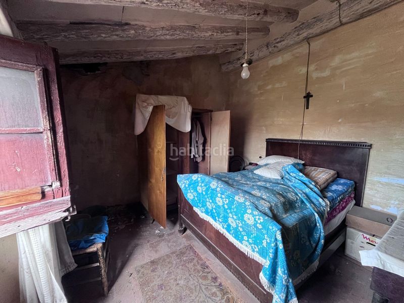 Foto f53b64df-8985-4152-8894-d9f434ad88b8. Casa adossada amb aparcament a Eixample-Horta Capallera Figueres
