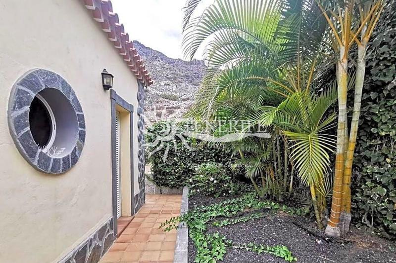 Foto 642c6b43-b1f3-4dc2-b7e1-a74123b736ff. Casa amb aparcament piscina a Torviscas Centro y Alto Adeje