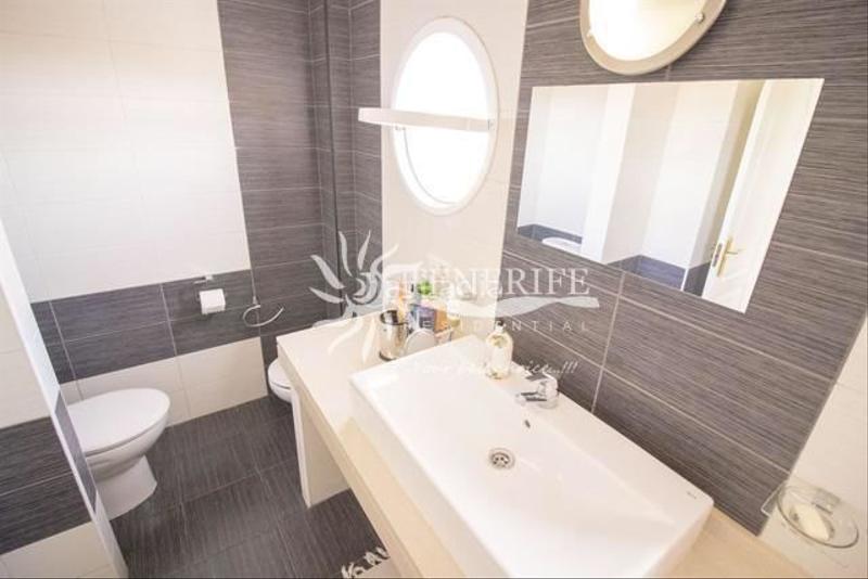 Foto a49163ab-21bd-4bec-8c90-3808a0cbea4f. Casa amb aparcament piscina a Torviscas Centro y Alto Adeje