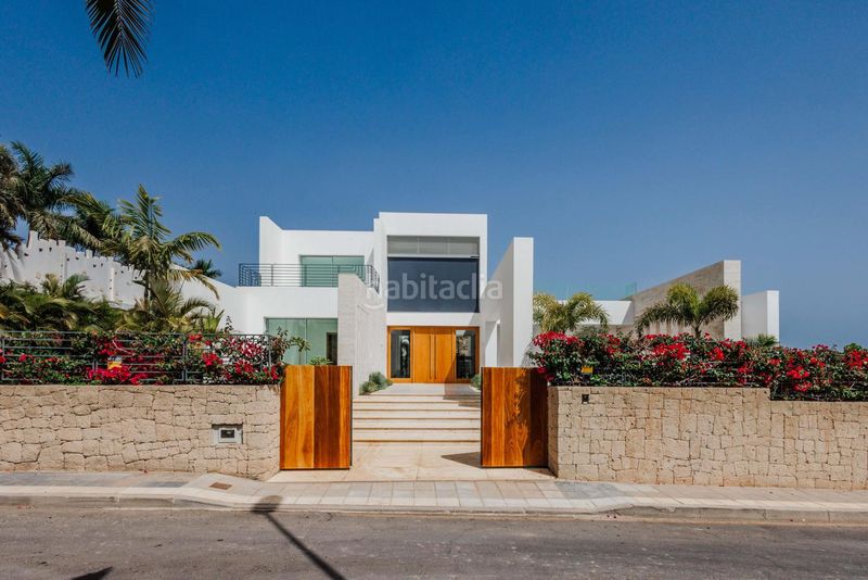 Foto b2f1284c-c379-4dcd-a812-f1d8bfe3ea91. Casa amb aparcament piscina a La Caleta Adeje