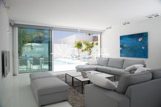 Casa  Calle diana. Villa pareada en costa del silencio. arona.

magnífica viviend