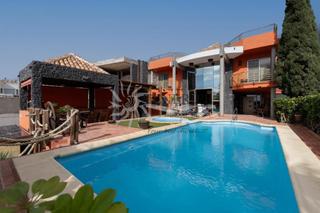 Casa en Playa Fañabé Alto. Chalet en el madroñal, costa adeje