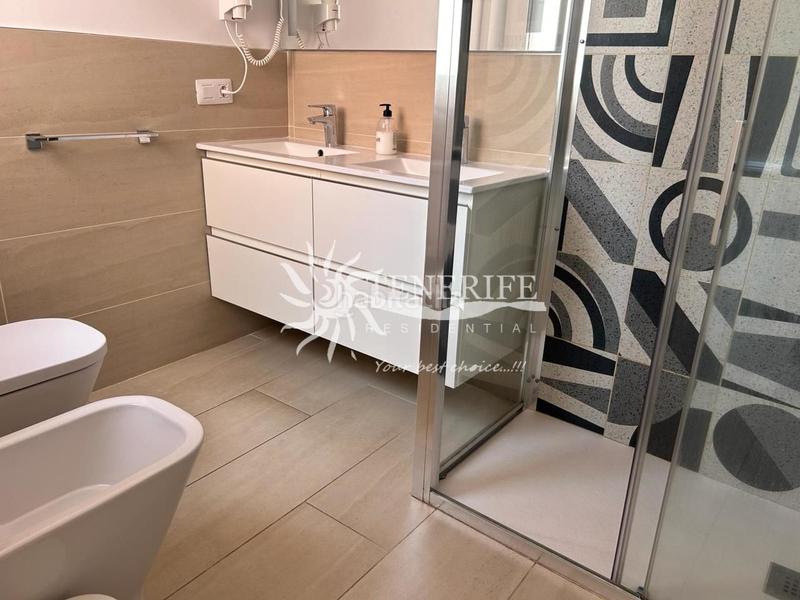 Foto 1e06435c-be91-43cc-85ac-275859016b70. Haus mit parking in Playa Fañabé Alto Adeje