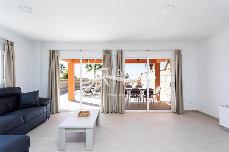 Foto 2402c982-c076-40dc-9903-01b1d54071c6. Haus mit parking in Playa Fañabé Alto Adeje