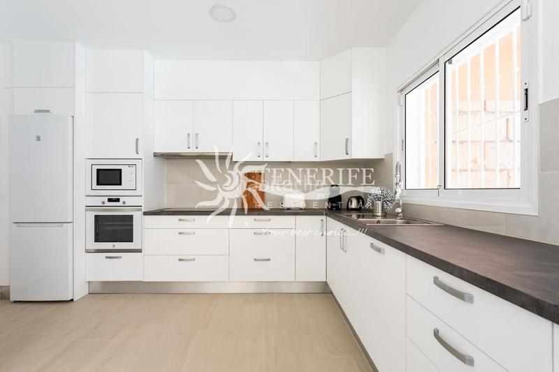 Foto 2aff6323-32fa-4bf7-9ec1-50881bc52bfb. Haus mit parking in Playa Fañabé Alto Adeje