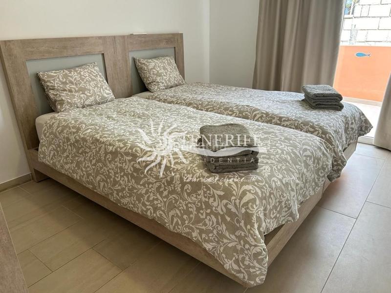 Foto 34d2a50d-6d65-4449-b271-1eb868d7cbbc. Haus mit parking in Playa Fañabé Alto Adeje