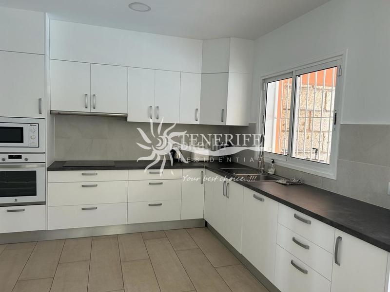 Foto 5c0bf7a4-6725-4700-9f4c-3c37854f36ac. Haus mit parking in Playa Fañabé Alto Adeje