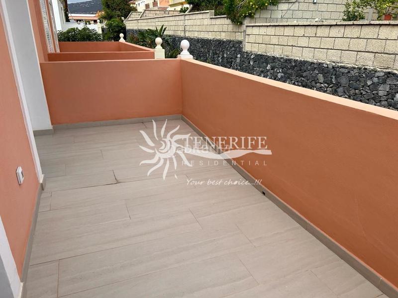 Foto dc515fc5-d535-4f53-8ff9-d850c468b5b7. Haus mit parking in Playa Fañabé Alto Adeje