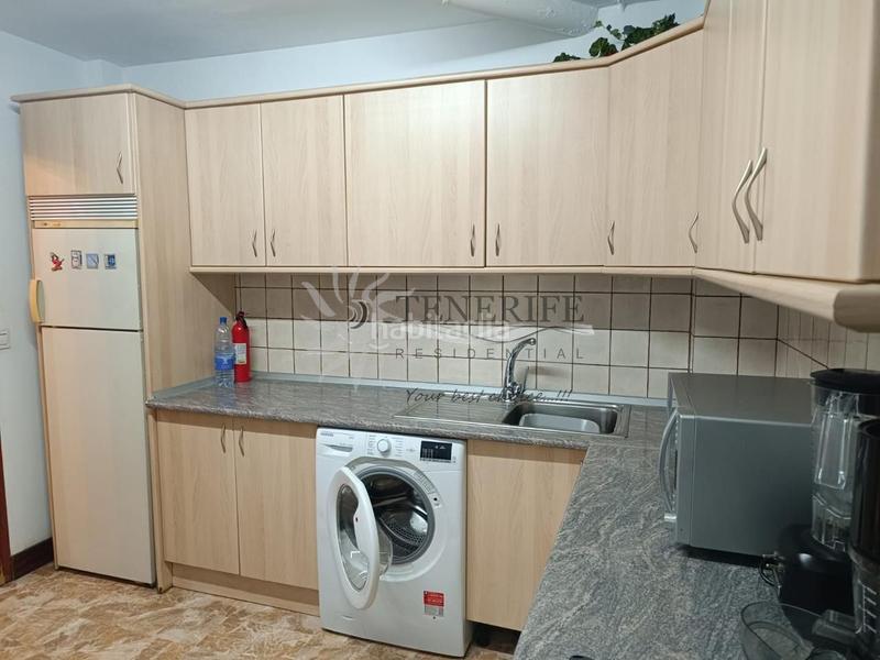 Foto 0e5c4998-cdf4-427d-8876-77f31612a09d. Casa amb aparcament piscina a Los Cristianos Arona