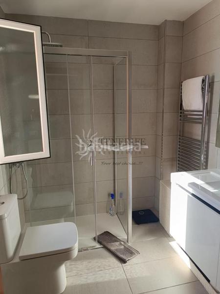 Foto 2e1e0a2b-b218-4dda-aaf9-3bdde70911bc. Casa amb aparcament piscina a Los Cristianos Arona