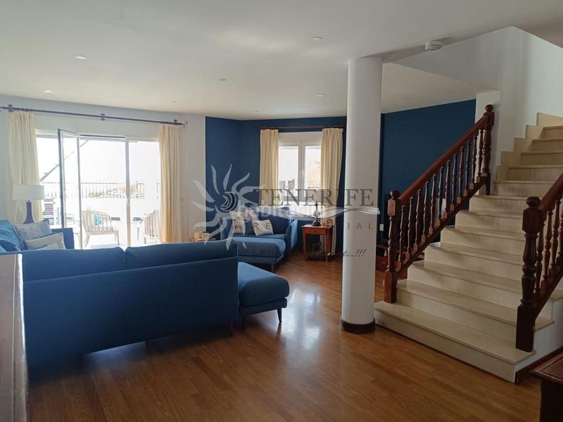 Foto 6e3b47ee-74f8-4e0a-b85e-a1b9645de5b8. Casa amb aparcament piscina a Los Cristianos Arona