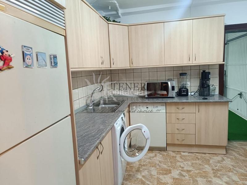 Foto 876de836-a815-45cf-8ffa-663ab59dc955. Casa amb aparcament piscina a Los Cristianos Arona