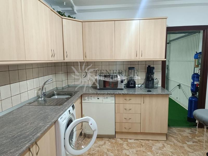 Foto 8819e1c5-ba52-4c26-9c3a-cf23a08e02b2. Casa amb aparcament piscina a Los Cristianos Arona