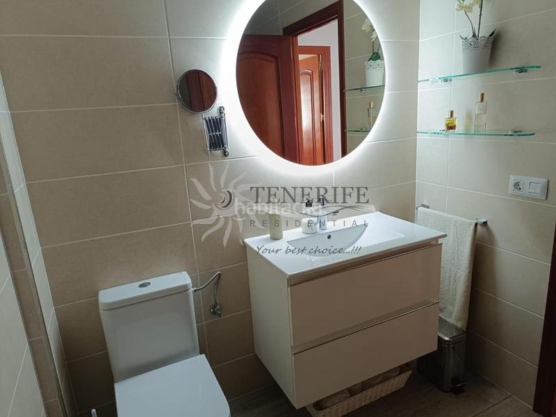 Foto a1c8aee4-4a95-4a0e-be49-d8dbc64b5239. Casa amb aparcament piscina a Los Cristianos Arona