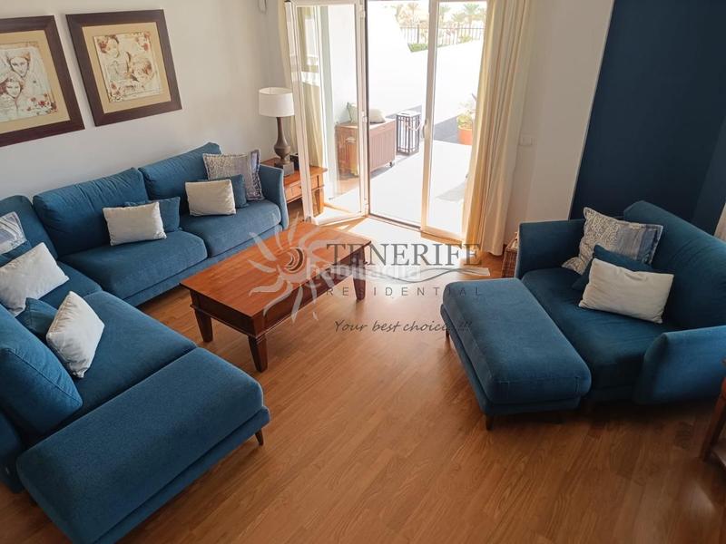 Foto a34c0a77-bbcd-4abc-b1dc-52923f86b51f. Casa amb aparcament piscina a Los Cristianos Arona