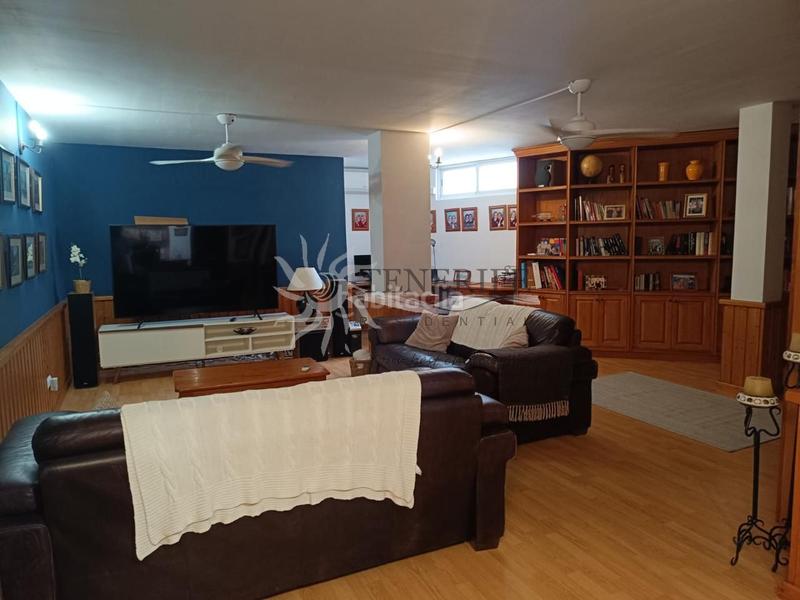 Foto b19cb979-a168-4255-953b-80e7f3d82f64. Casa amb aparcament piscina a Los Cristianos Arona