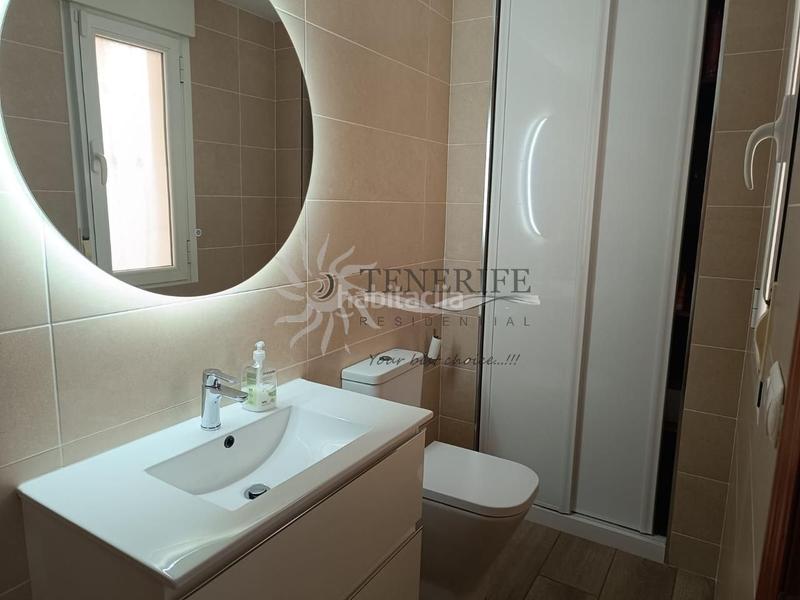 Foto c124fa32-65a4-4090-b436-3f5f185b5d6a. Casa amb aparcament piscina a Los Cristianos Arona