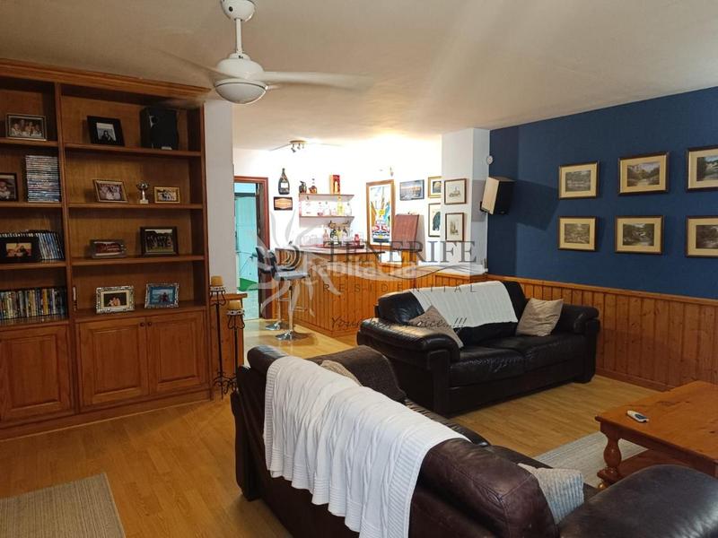 Foto e4e67c10-6618-403d-bee1-6529f35d867f. Casa amb aparcament piscina a Los Cristianos Arona