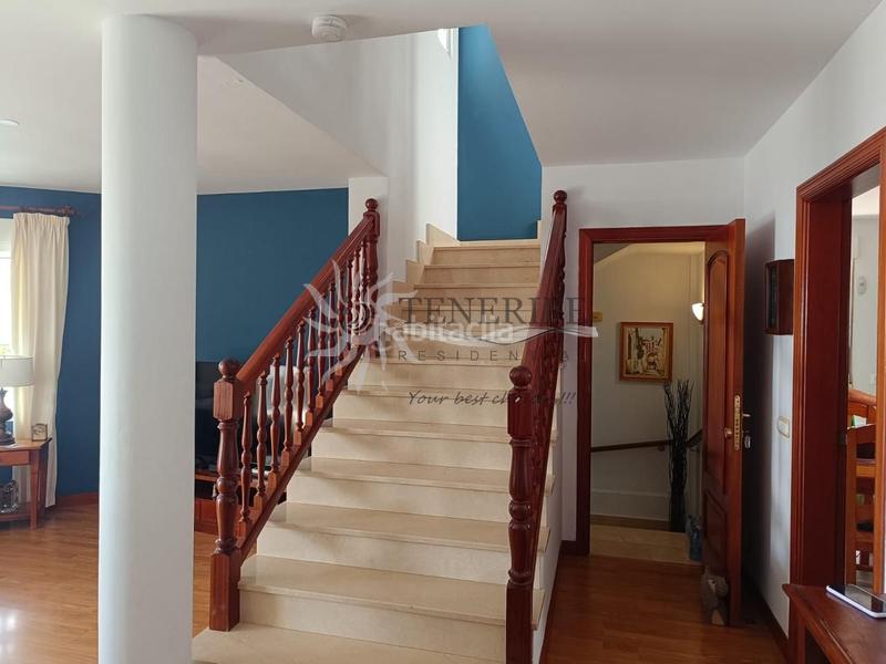 Foto f543eb80-0f25-4b27-88bc-2b900855a1ee. Casa amb aparcament piscina a Los Cristianos Arona