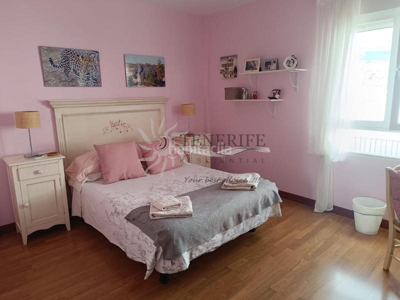 Foto f8121367-3f0a-4964-99b5-2dfd7feacbb9. Casa amb aparcament piscina a Los Cristianos Arona