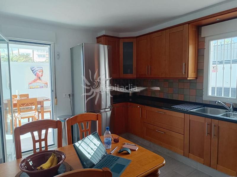 Foto fbcf334a-8ba5-423f-aa70-341f77220d91. Casa amb aparcament piscina a Los Cristianos Arona