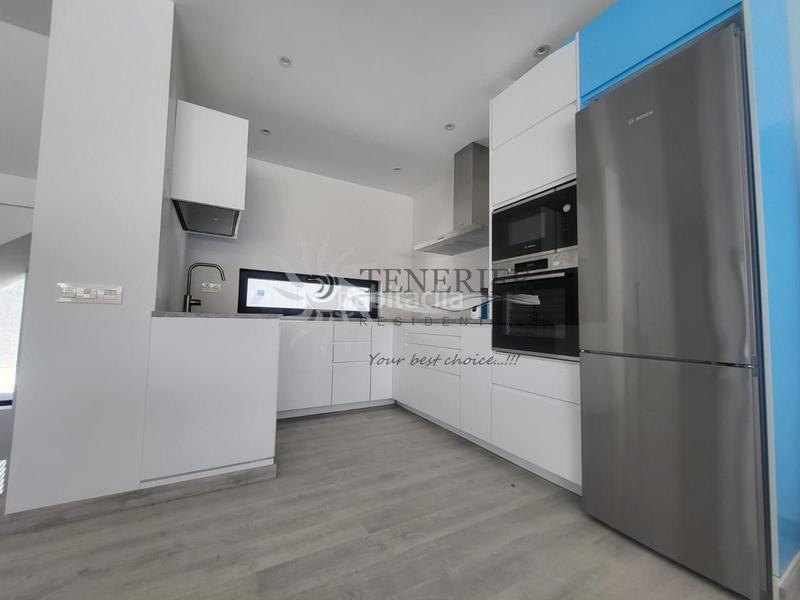 Foto 08a54738-0023-469c-92e2-1abd45b3a262. Maison avec parking piscine dans Playa Fañabé Alto Adeje