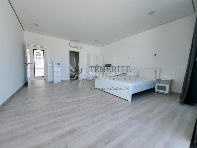 Foto 0984f461-a655-472a-9ae1-27e9ca6ace3b. Maison avec parking piscine dans Playa Fañabé Alto Adeje