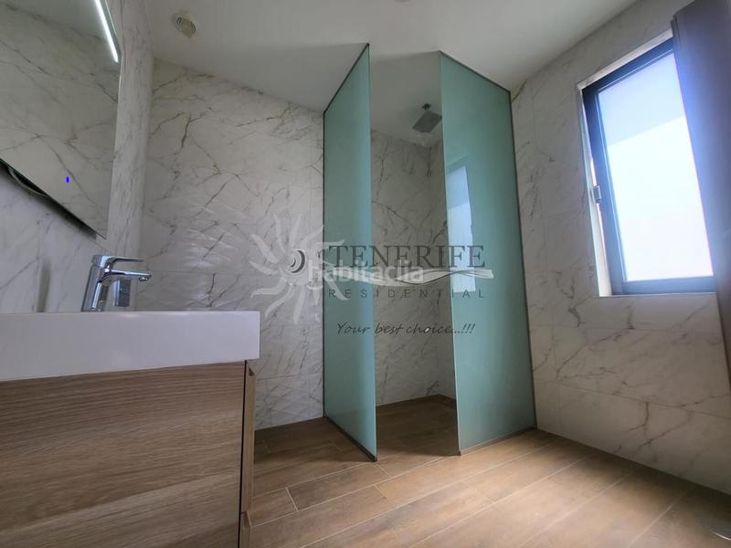 Foto 1567b8dd-517f-441d-99bf-24ca2fa9146c. Maison avec parking piscine dans Playa Fañabé Alto Adeje