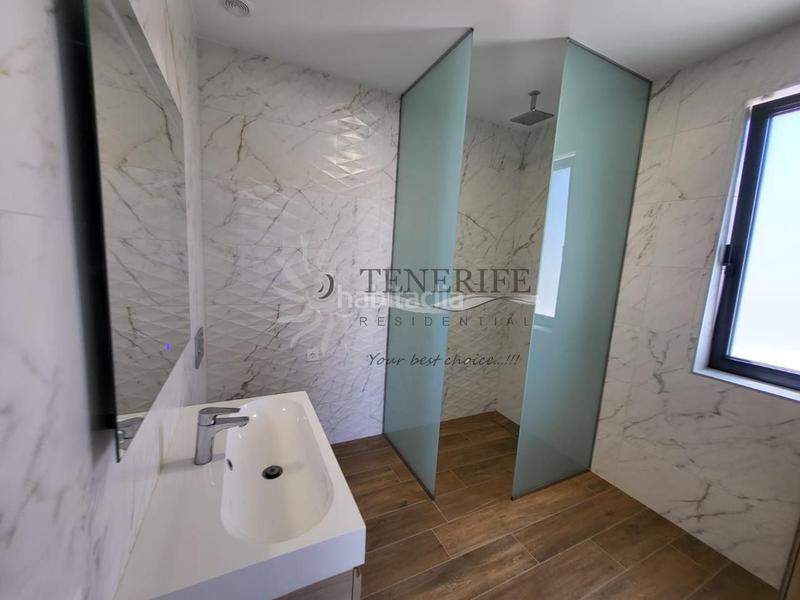 Foto 1ce3aa27-f721-4924-aa67-010d54761485. Maison avec parking piscine dans Playa Fañabé Alto Adeje