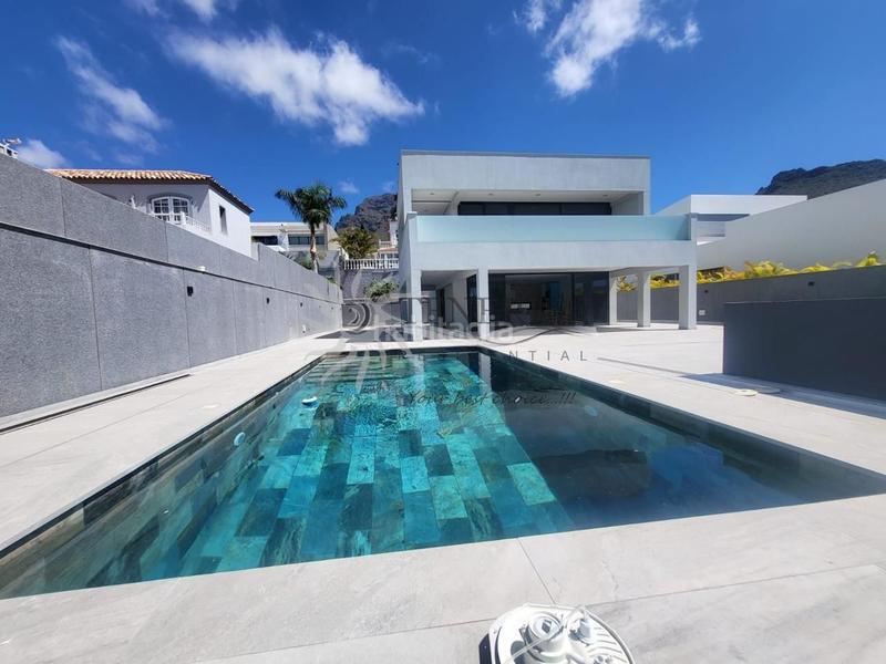 Foto 214e072c-e411-45a4-81df-68b168a0c1cd. Maison avec parking piscine dans Playa Fañabé Alto Adeje