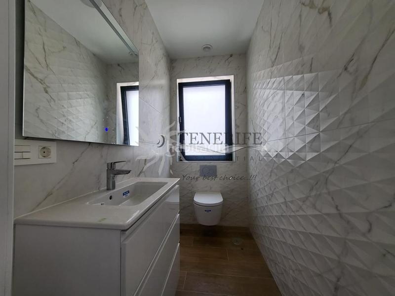 Foto 2d7770ed-b860-4c0d-9ffa-e35db7d26528. Maison avec parking piscine dans Playa Fañabé Alto Adeje