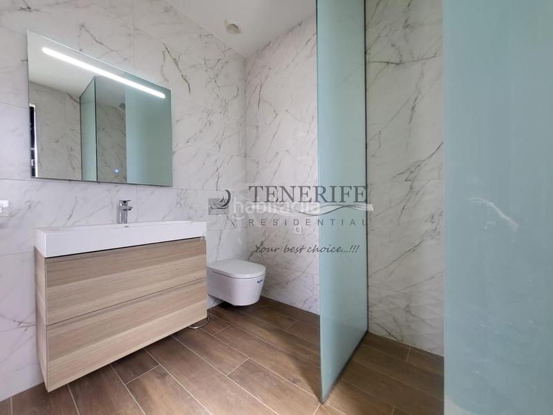 Foto 31a69fba-3fdf-40f0-8fbc-b1c9ad2d446b. Maison avec parking piscine dans Playa Fañabé Alto Adeje