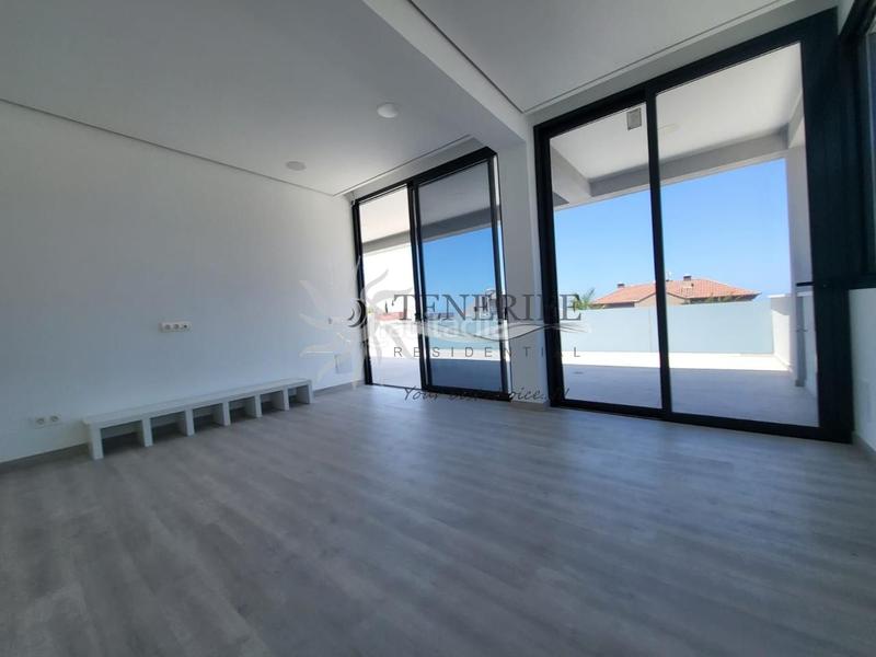 Foto 31acf275-dee9-4d12-8e37-23b5c4bdfb7d. Maison avec parking piscine dans Playa Fañabé Alto Adeje