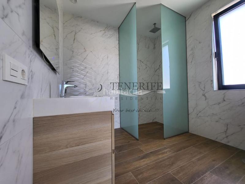 Foto 40c3e857-93e8-4cf1-8282-fc30760e700a. Maison avec parking piscine dans Playa Fañabé Alto Adeje