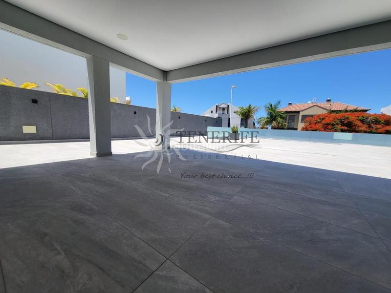 Foto 512d502d-0cb7-44f0-902b-5af4093109e7. Maison avec parking piscine dans Playa Fañabé Alto Adeje