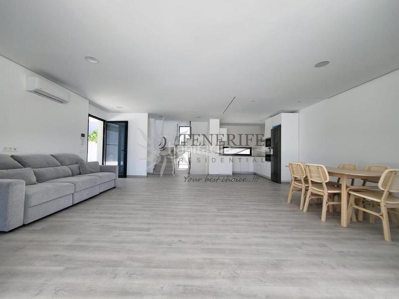 Foto 5e6c5078-eb59-4770-bae8-db5e6357ab75. Maison avec parking piscine dans Playa Fañabé Alto Adeje