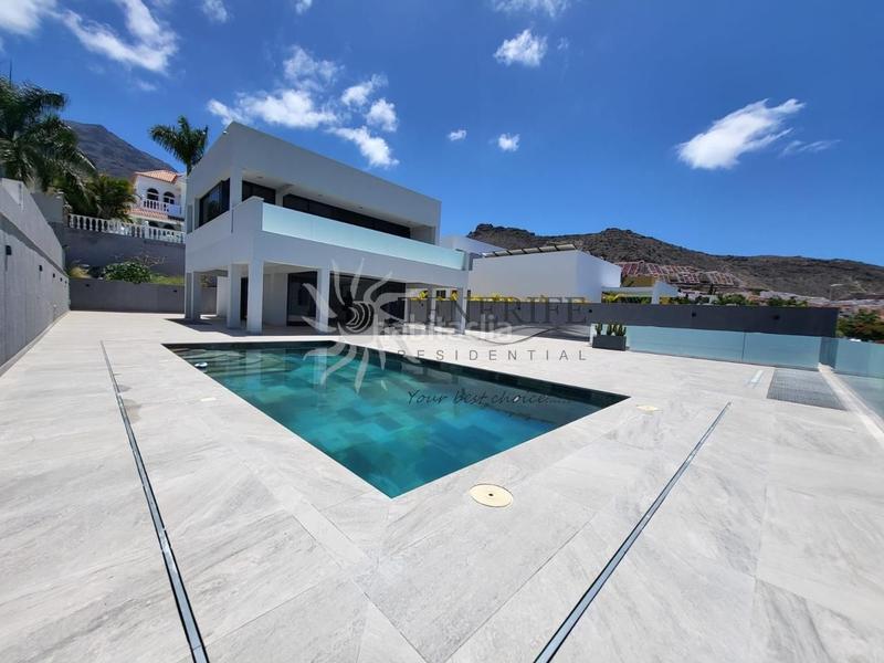 Foto 651ade3b-058f-40a6-a496-fe7416e9163c. Maison avec parking piscine dans Playa Fañabé Alto Adeje