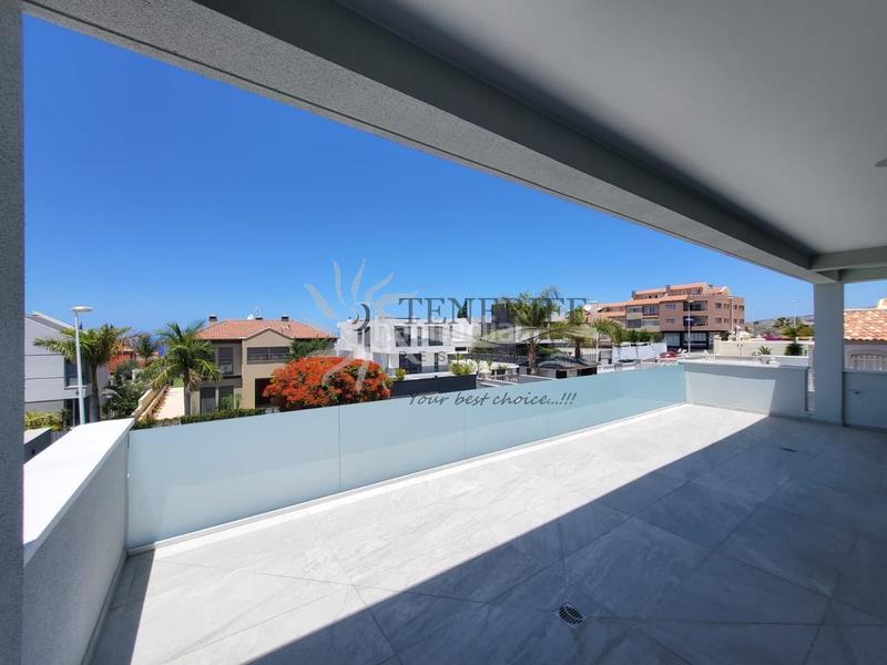 Foto 8aa2eb55-4869-4120-907d-3e2ba8cb0f99. Maison avec parking piscine dans Playa Fañabé Alto Adeje