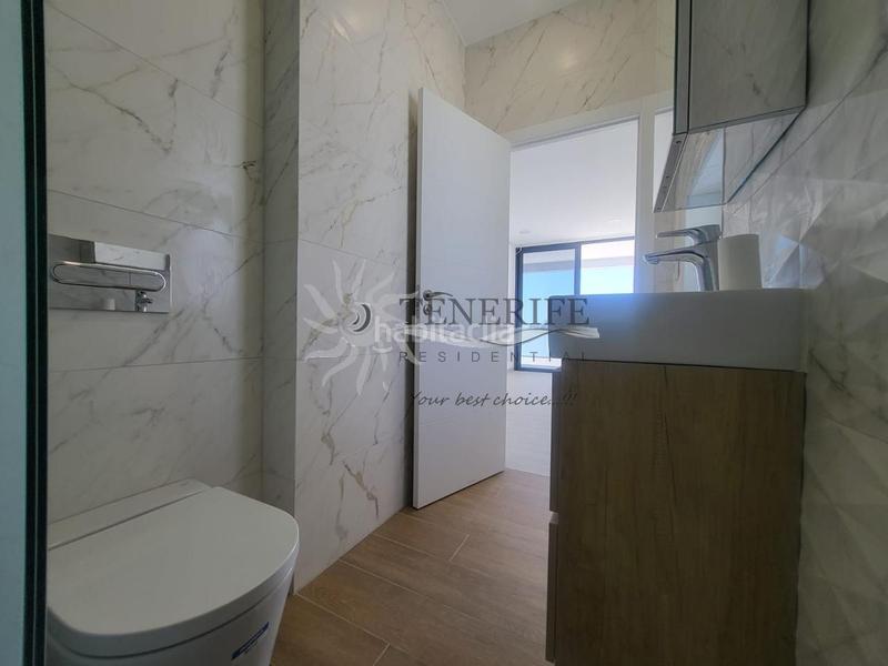 Foto 95d0aa59-2dd2-4de6-9ddc-702b4b7aaf39. Maison avec parking piscine dans Playa Fañabé Alto Adeje