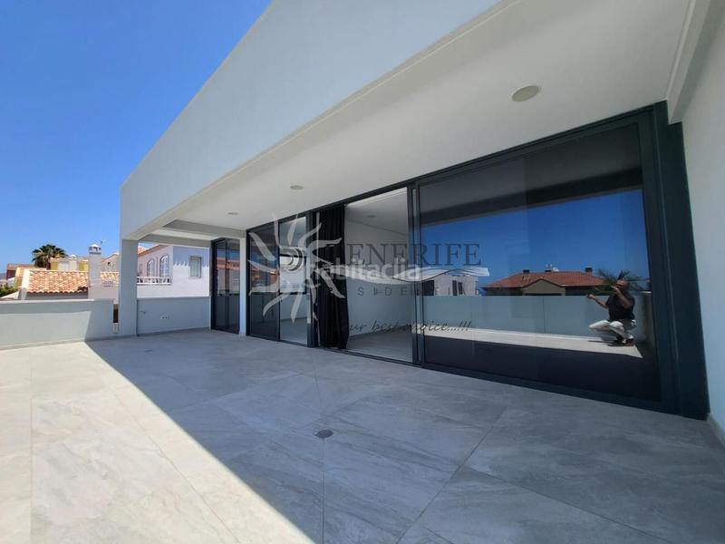 Foto c00b3e12-e2db-4c91-9187-91d559965b68. Maison avec parking piscine dans Playa Fañabé Alto Adeje